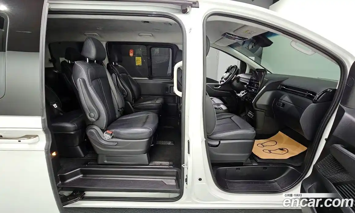 Hyundai Staria 2024 2.2 гидро в Москве № 112480, фото 11
