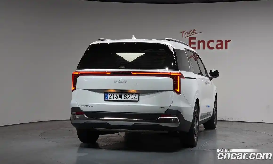 Kia Canival 2024 1.6 Автомат в Москве № 1318564, фото 3