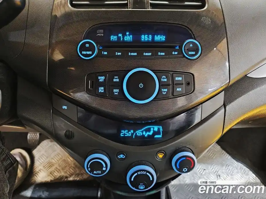 Chevrolet Spark 2012 1.0 механика в Москве № 1320624, фото 11