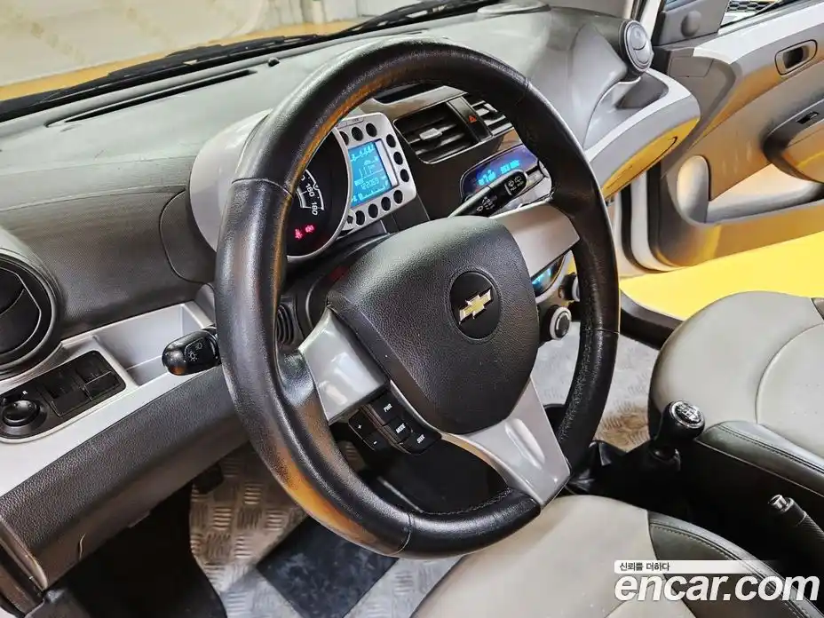 Chevrolet Spark 2012 1.0 механика в Москве № 1320624, фото 10