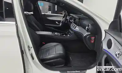 Mercedes-Benz E-Class 2021 2.0 гидро в Москве № 1322332, миниатюра 11