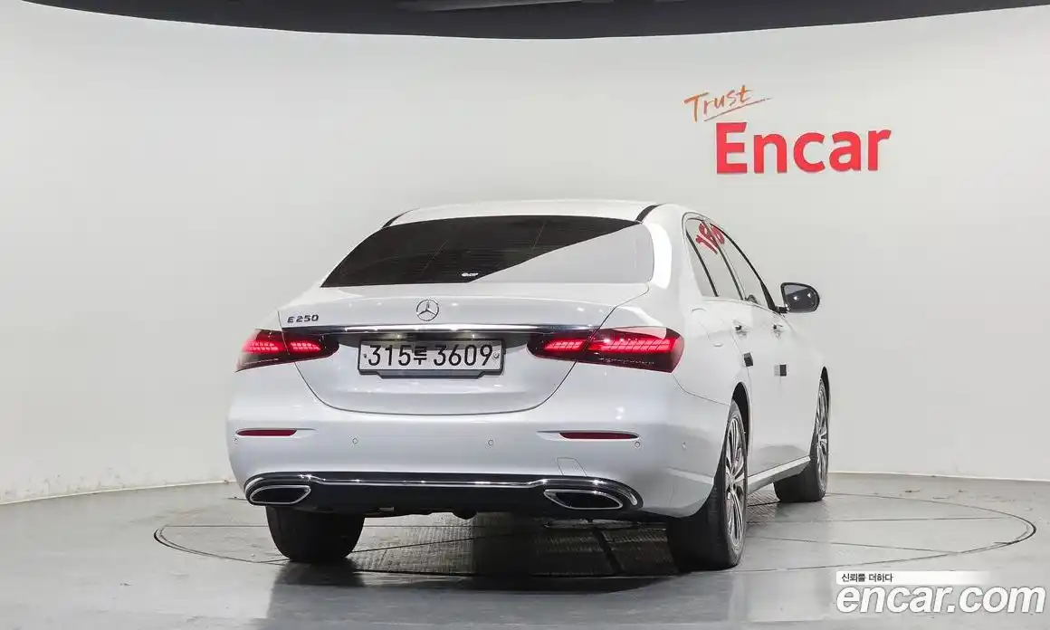 Mercedes-Benz E-Class 2021 2.0 гидро в Москве № 1322332, фото 4