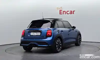 Mini Cooper 2023 2.0 гидро в Москве № 1322926, миниатюра 2
