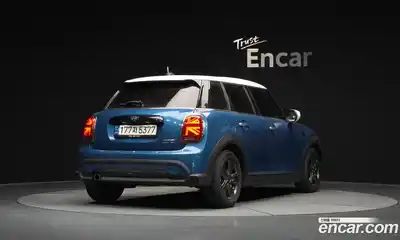 Mini Cooper 2021 1.5 гидро в Москве № 1322963, миниатюра 2
