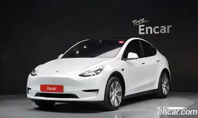 Tesla Model Y, 2024
