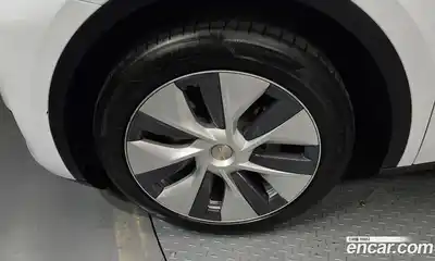 Tesla Model Y 2024 0.2 гидро в Москве № 1323255, миниатюра 5