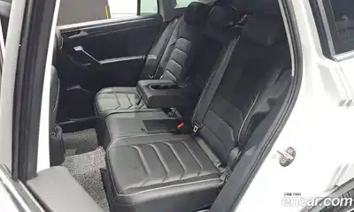 Volkswagen Tiguan 2023 2.0 гидро в Москве № 1323333, миниатюра 11