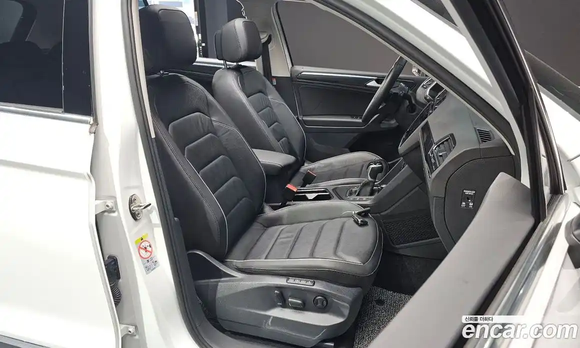 Volkswagen Tiguan 2023 2.0 гидро в Москве № 1323333, фото 12