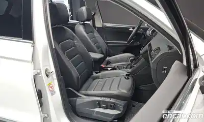 Volkswagen Tiguan 2023 2.0 гидро в Москве № 1323333, миниатюра 12