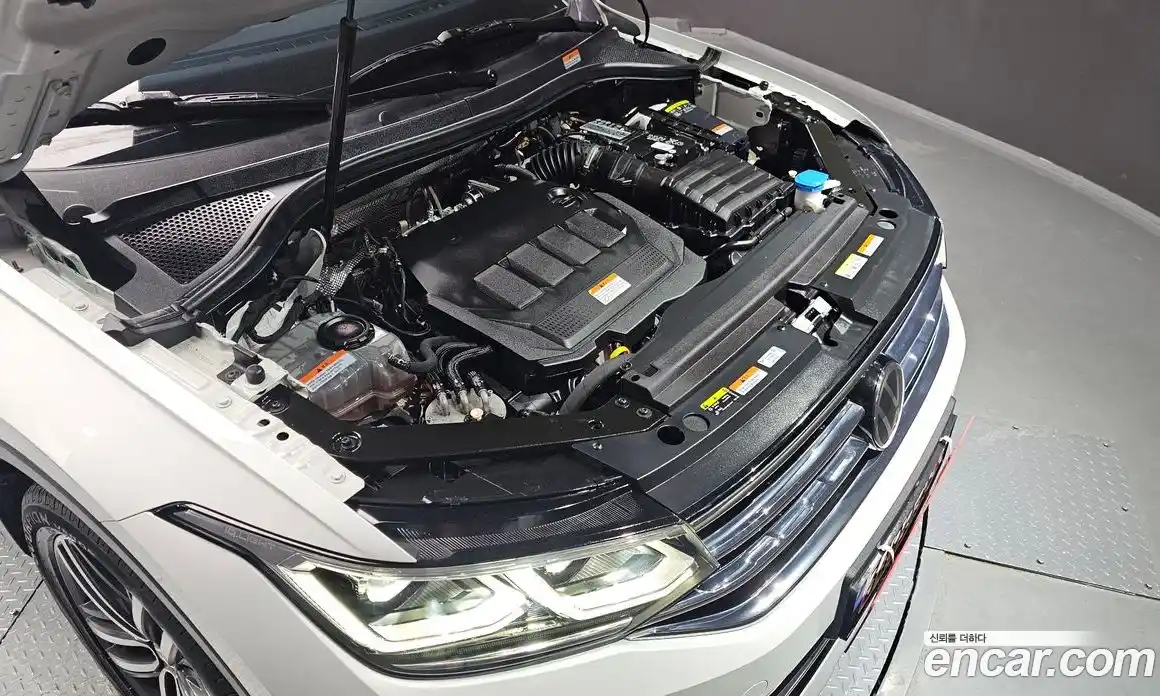 Volkswagen Tiguan 2023 2.0 гидро в Москве № 1323333, фото 6