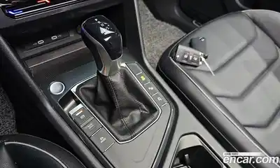 Volkswagen Tiguan 2023 2.0 гидро в Москве № 1323333, миниатюра 9