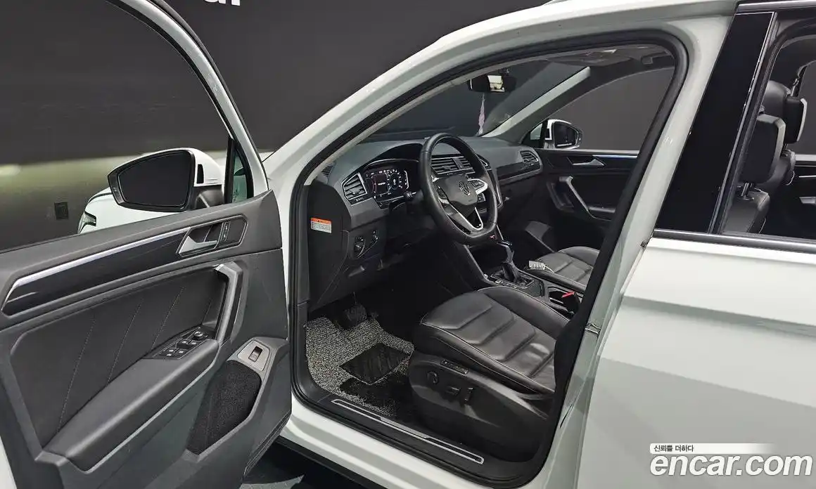 Volkswagen Tiguan 2023 2.0 гидро в Москве № 1323333, фото 10