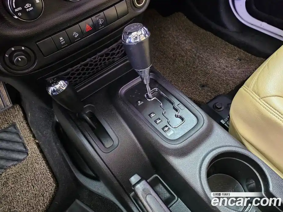 Jeep Wrangler 2014 2.8 гидро в Москве № 1323721, фото 16