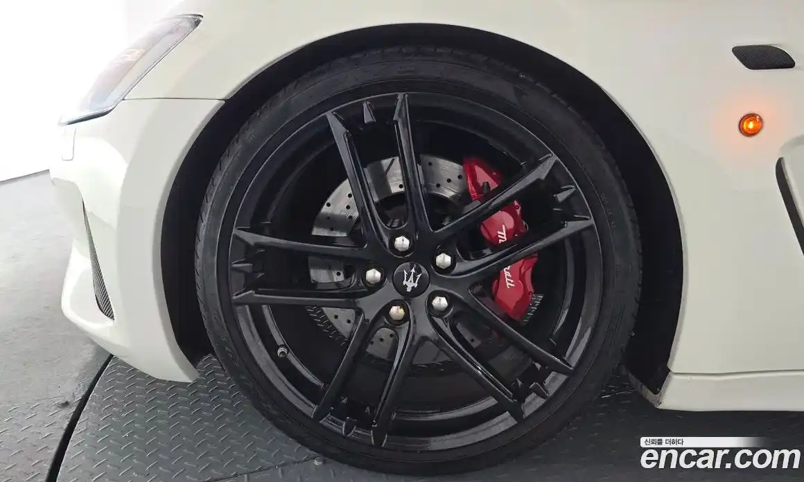 Maserati GranTurismo 2018 4.7 гидро в Москве № 1324231, фото 4