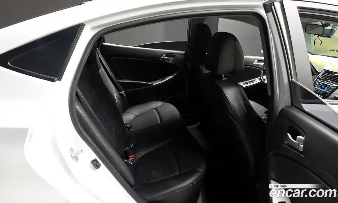 Hyundai Accent 2017 1.4 гидро в Москве № 1341880, фото 11