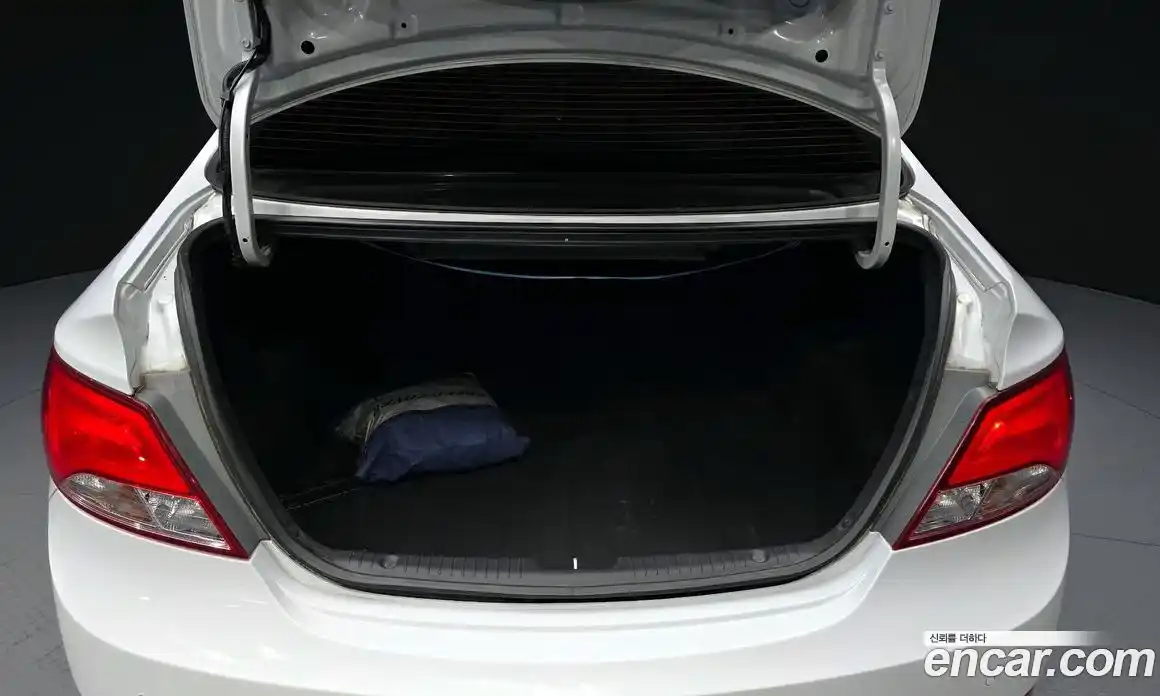 Hyundai Accent 2017 1.4 гидро в Москве № 1341880, фото 19