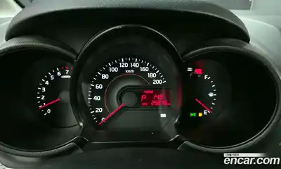 Kia Ray 2014 1.0 Автомат в Москве № 1342796, миниатюра 8