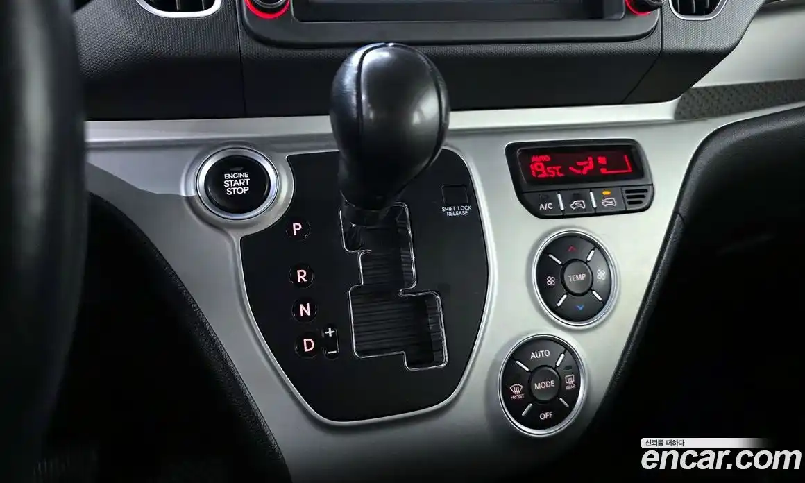 Kia Ray 2014 1.0 Автомат в Москве № 1342796, фото 9