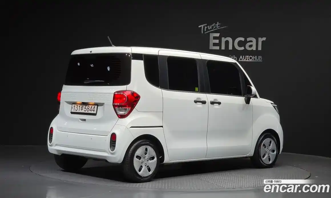 Kia Ray 2022 1.0 Автомат в Москве № 1342825, фото 2