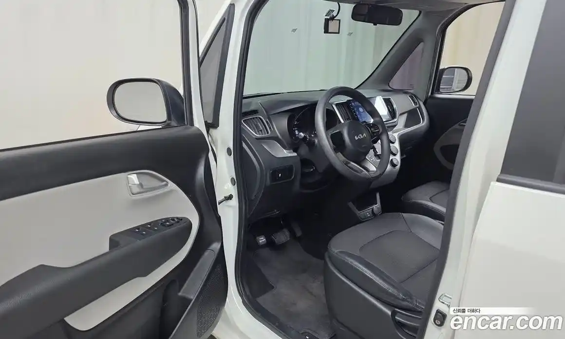 Kia Ray 2022 1.0 Автомат в Москве № 1342825, фото 10