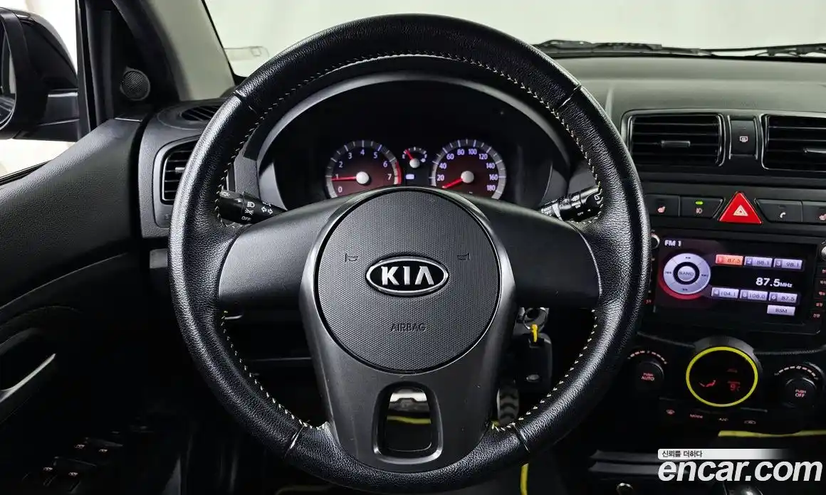 Kia Morning 2010 1.0 Автомат в Москве № 1342852, фото 13