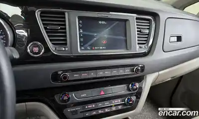 Kia Canival 2018 2.2 Автомат в Москве № 1343099, миниатюра 12