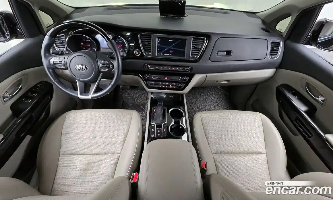 Kia Canival 2018 2.2 Автомат в Москве № 1343099, фото 18