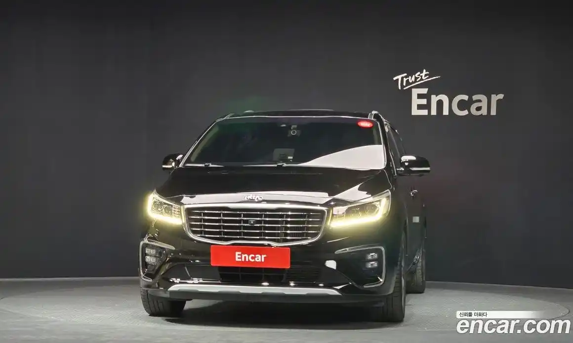 Kia Canival 2018 2.2 Автомат в Москве № 1343099, фото 3