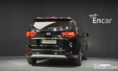 Kia Canival 2018 2.2 Автомат в Москве № 1343099, миниатюра 4