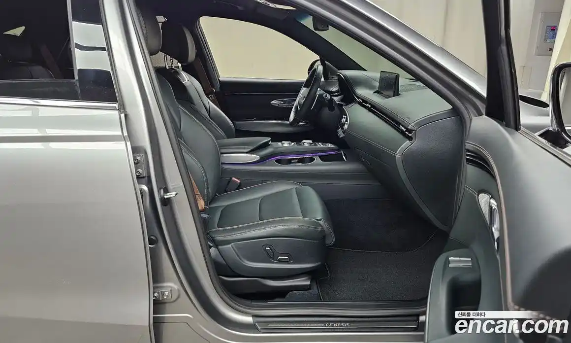 Genesis GV70 2021 2.5 Автомат в Москве № 1343632, фото 11