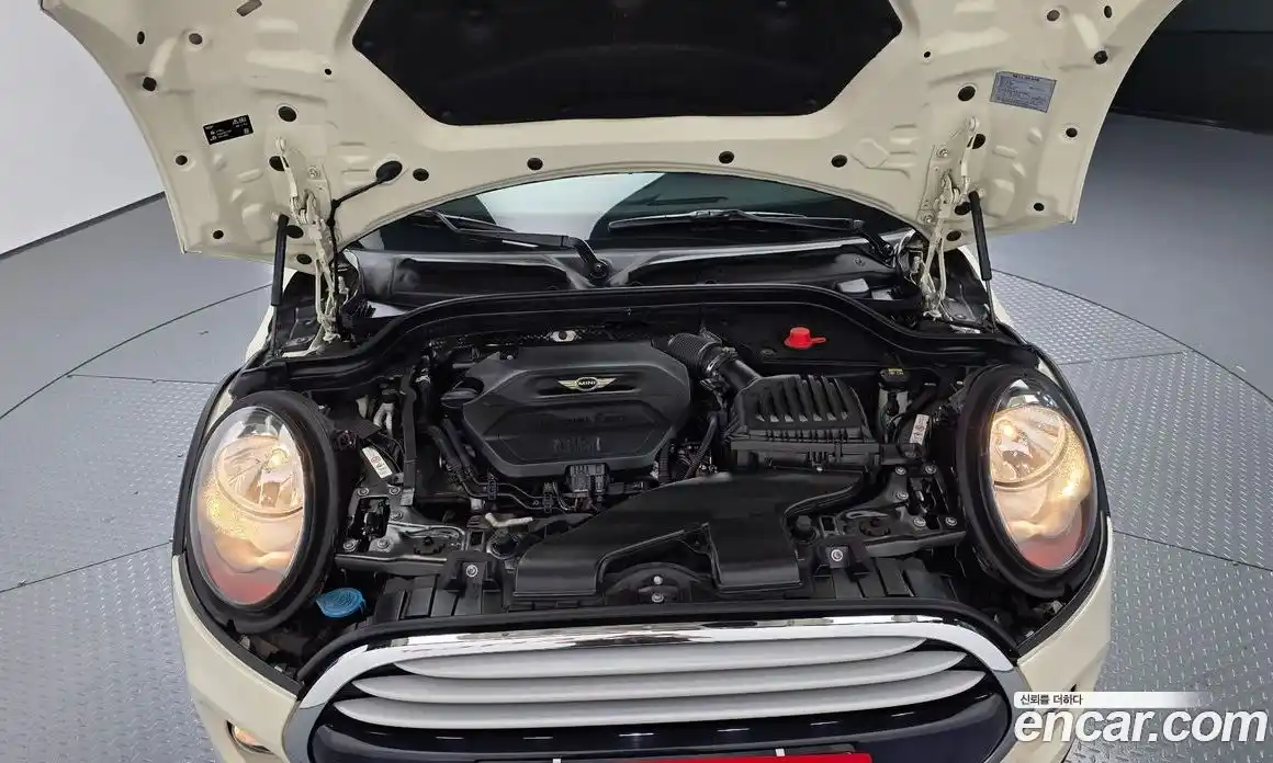 Mini Cooper 2014 1.5 гидро в Москве № 1349827, фото 6