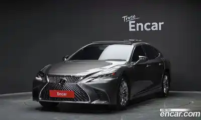 Lexus LS, 2018