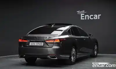 Lexus LS 2018 3.4 гидро в Москве № 1350127, миниатюра 2