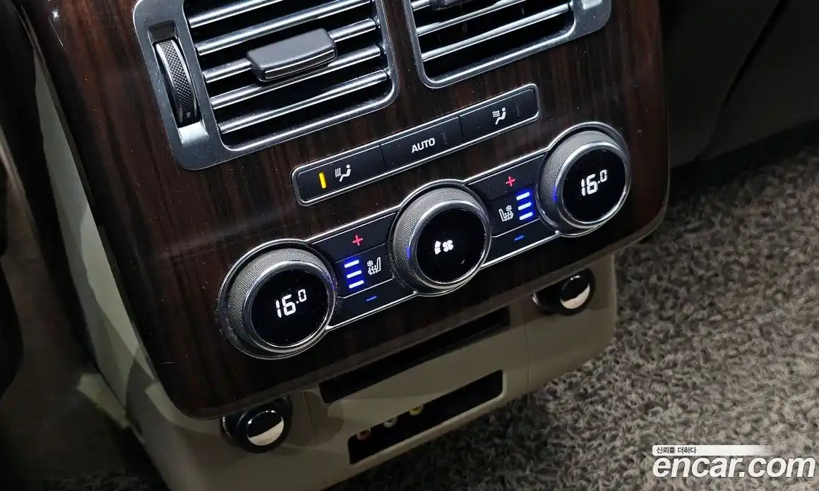 Land Rover Range-Rover 2015 4.4 гидро в Москве № 166518, фото 18