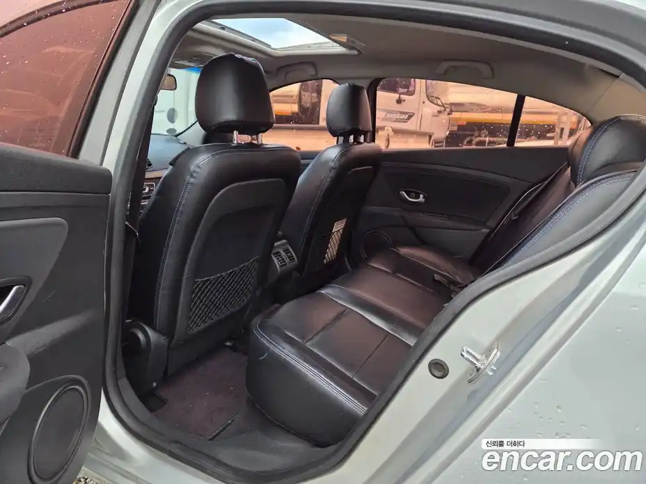Renault SM3 2010 1.6 гидро в Москве № 227426, фото 8