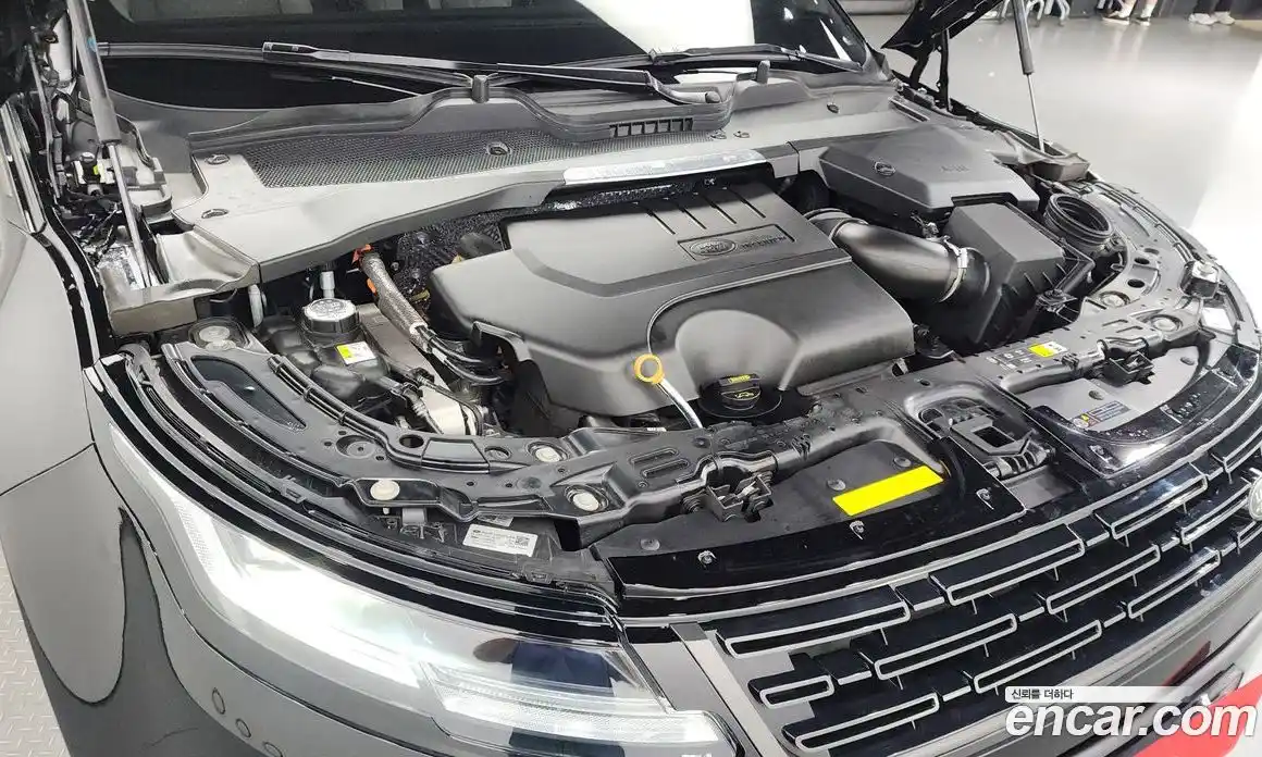 Land Rover Range-Rover Evoque 2024 2.0 гидро в Москве № 231139, фото 6