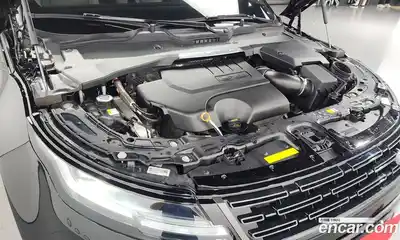 Land Rover Range-Rover Evoque 2024 2.0 гидро в Москве № 231139, миниатюра 6