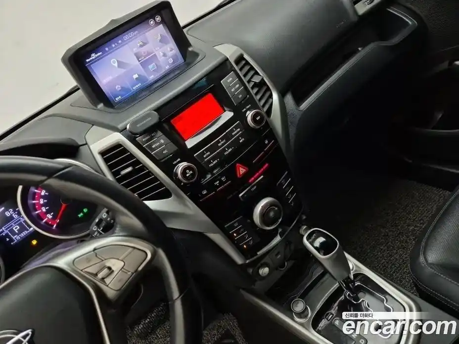 SsangYong TIBOLI 2015 1.6 Автомат в Москве № 1319574, фото 11