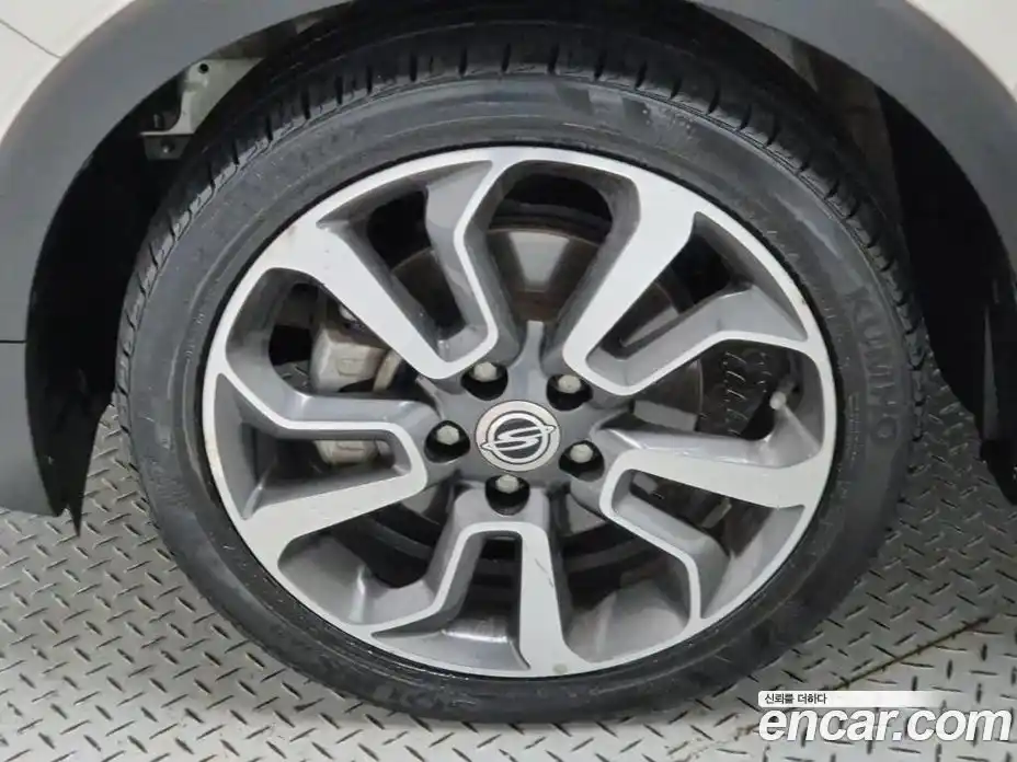 SsangYong TIBOLI 2015 1.6 Автомат в Москве № 1319574, фото 13