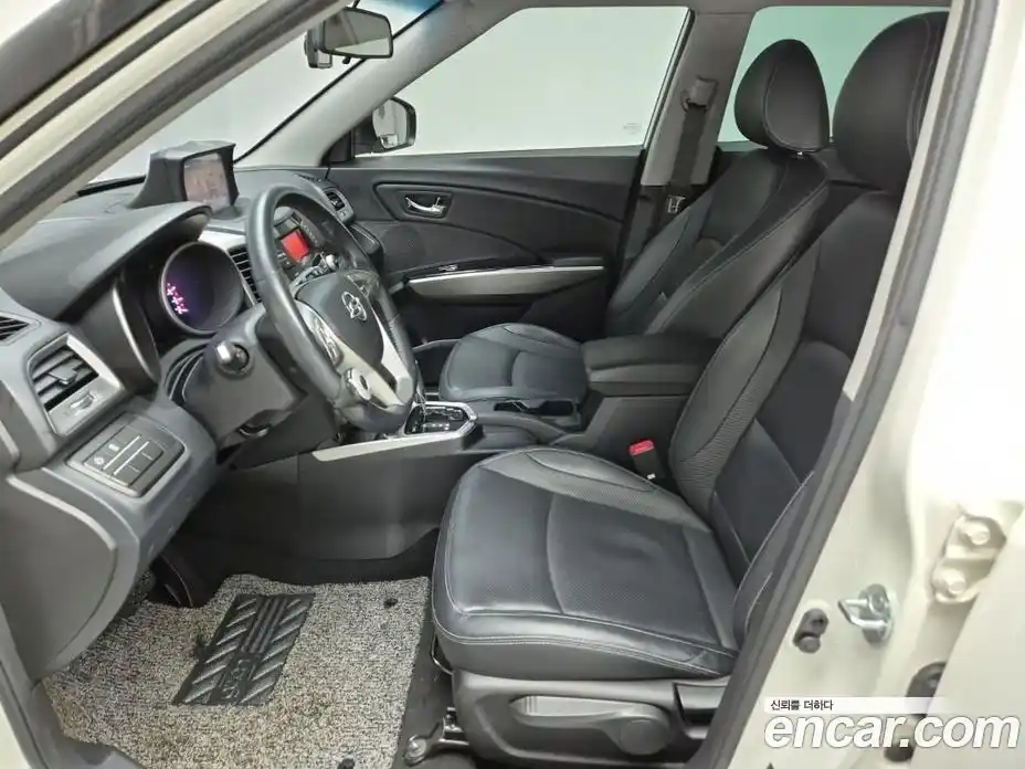 SsangYong TIBOLI 2015 1.6 Автомат в Москве № 1319574, фото 14