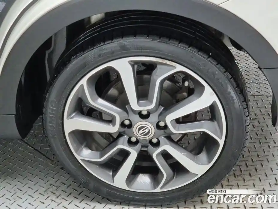 SsangYong TIBOLI 2015 1.6 Автомат в Москве № 1319574, фото 5