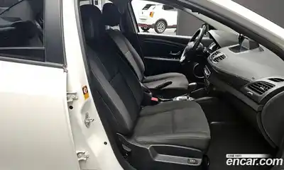 Renault SM3 2015 1.6 гидро в Москве № 1321442, миниатюра 10