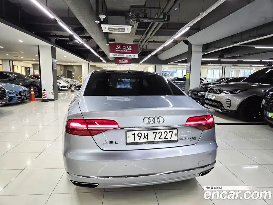 Audi A8 2014 4.0 гидро в Москве № 1322518, фото 3
