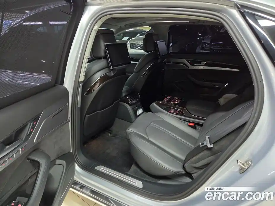 Audi A8 2014 4.0 гидро в Москве № 1322518, фото 6