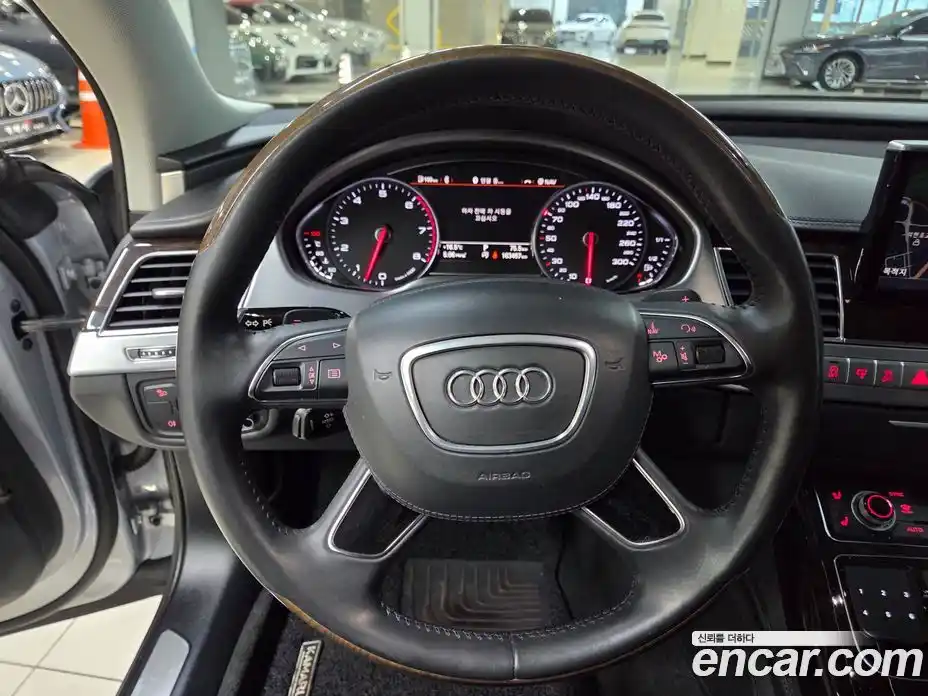 Audi A8 2014 4.0 гидро в Москве № 1322518, фото 10