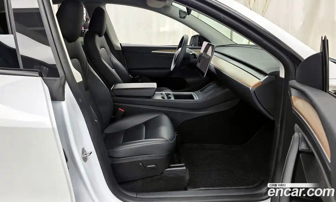 Tesla Model Y 2024 0.2 гидро в Москве № 1323243, фото 11