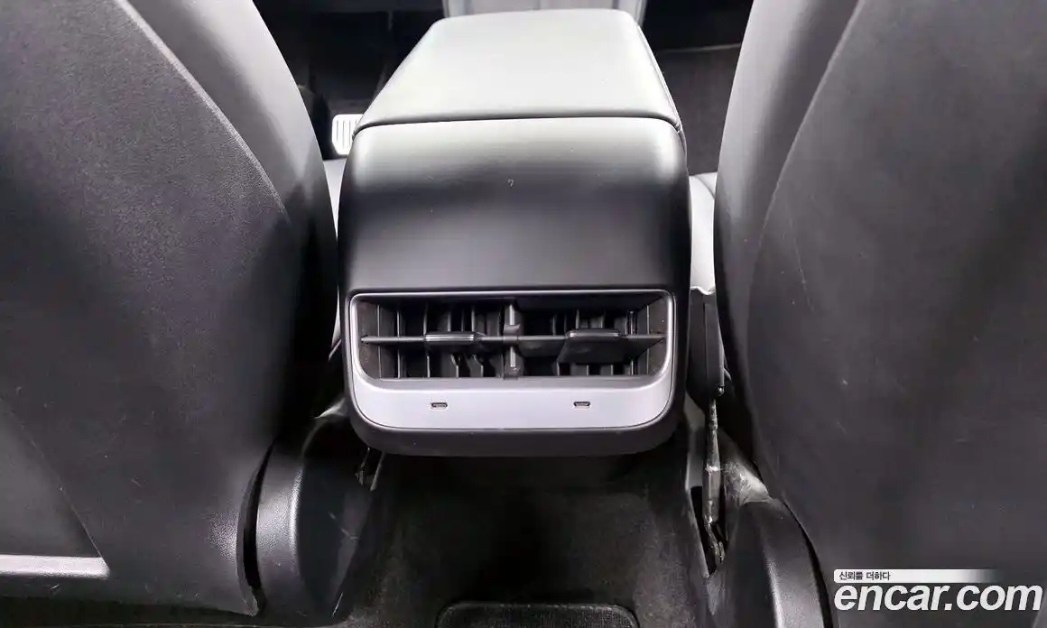 Tesla Model Y 2024 0.2 гидро в Москве № 1323243, фото 17