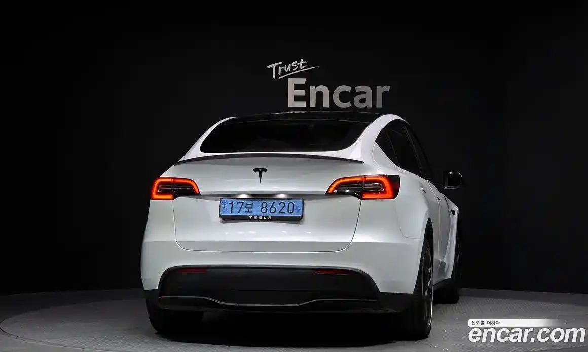 Tesla Model Y 2024 0.2 гидро в Москве № 1323243, фото 4