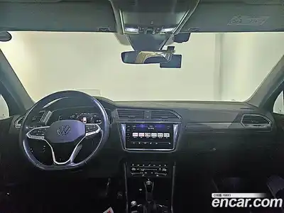 Volkswagen Tiguan 2023 2.0 гидро в Москве № 1323539, миниатюра 7