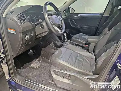 Volkswagen Tiguan 2023 2.0 гидро в Москве № 1323539, миниатюра 10